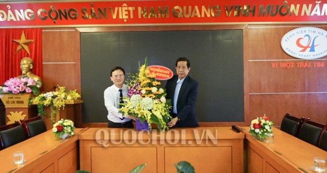 THƯỜNG TRỰC ỦY BAN VỀ CÁC VẤN ĐỀ XÃ HỘI THĂM VÀ LÀM VIỆC TẠI BỆNH VIỆN TIM HÀ NỘI